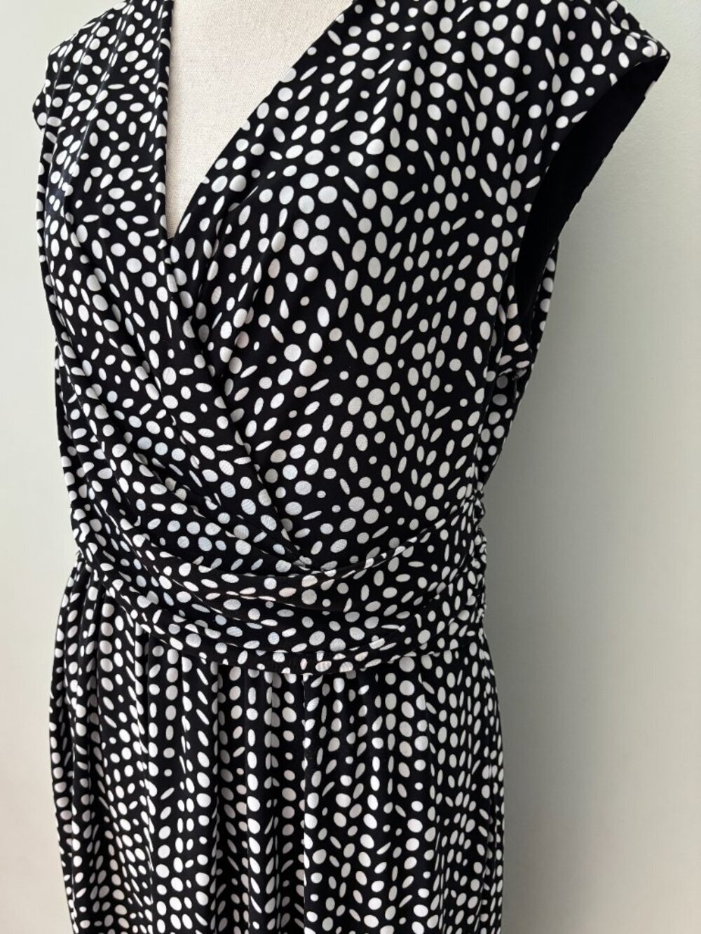 Tommy Hilfiger Polka Dot Faux-Wrap Dress Size 10 Like New - Picture 2 of 5